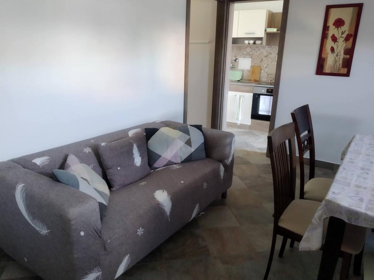 Timar Apartman Eger Luaran gambar