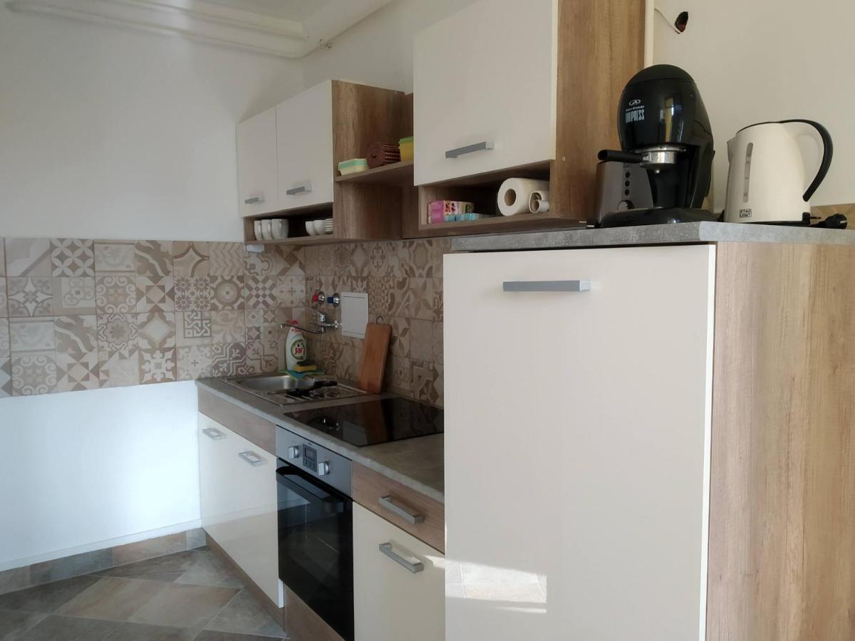 Timar Apartman Eger Luaran gambar
