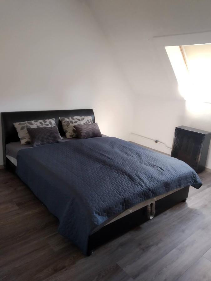 Timar Apartman Eger Luaran gambar